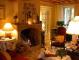Un week-end romantique autour de Paris en hiver: le salon de notre maison d'h�tes est un lieu chaleureux, au coin du feu.