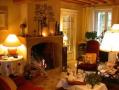 Un week-end romantique autour de Paris en hiver: le salon de notre maison d'hôtes est un lieu chaleureux, au coin du feu.